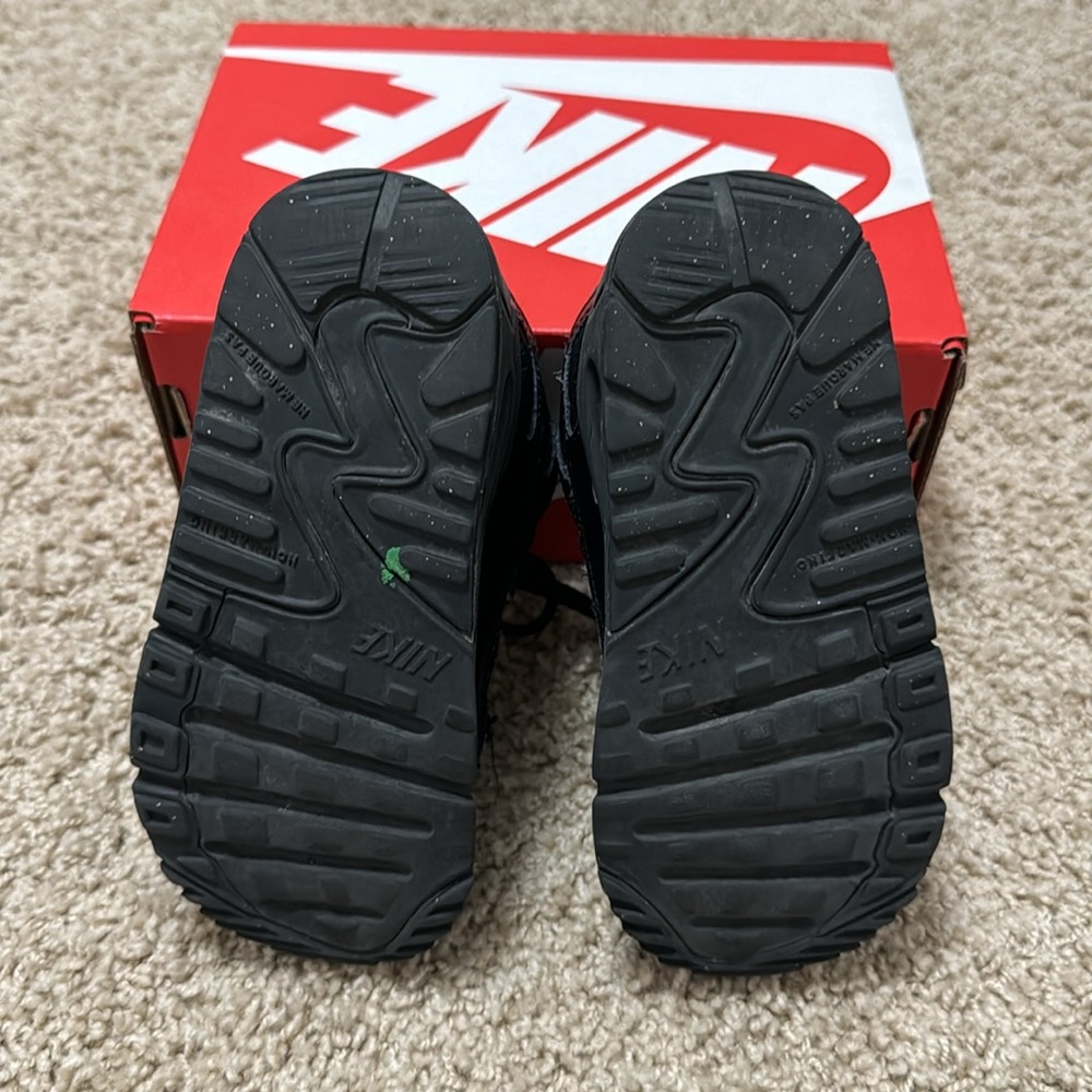 Nike air max 90 sneakers, black🖤, toddler walker size 9c - Picture 6 of 6